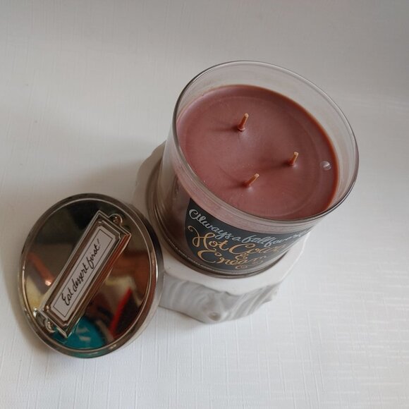 Bath and Body Works Hot Cocoa and Cream Three Wick Eat Dessert First! - Picture 2 of 3